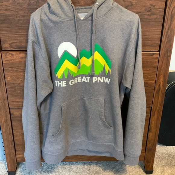 The Great PNW Hoodie (Medium, Grey) to represent your love for the Northwest - Picture 1 of 4
